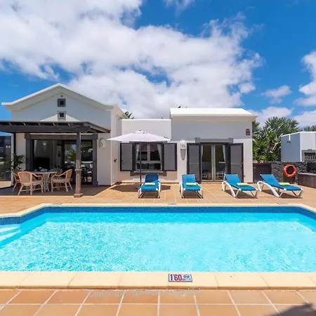 Del Faro - Sunshine Awaits By Now Ltd Villa Playa Blanca (Lanzarote)