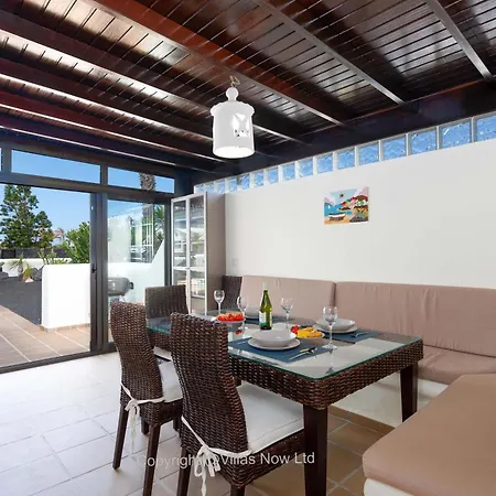 Del Faro - Sunshine Awaits By Now Ltd Villa