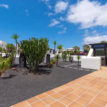 Del Faro - Sunshine Awaits By Now Ltd Villa Playa Blanca (Lanzarote)