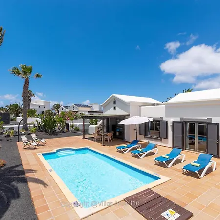 Del Faro - Sunshine Awaits By Now Ltd Villa Playa Blanca (Lanzarote)