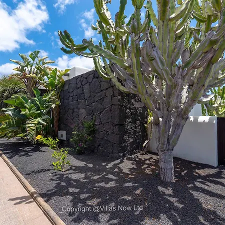 Del Faro - Sunshine Awaits By Now Ltd Villa Playa Blanca (Lanzarote)