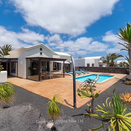 Del Faro - Sunshine Awaits By Now Ltd Villa Playa Blanca (Lanzarote)